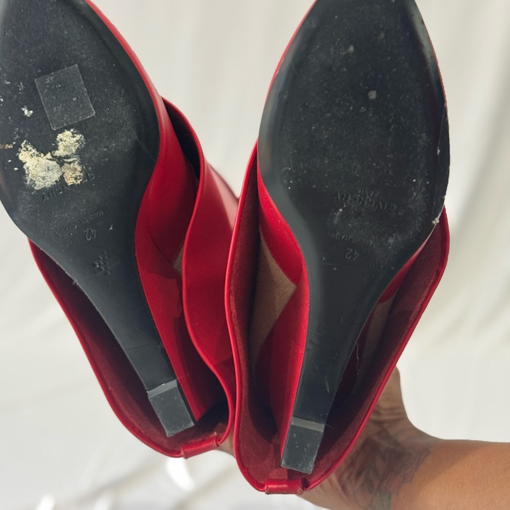 Givenchy Red Ankle Boots with Lock Detail - Picture 4 of 9